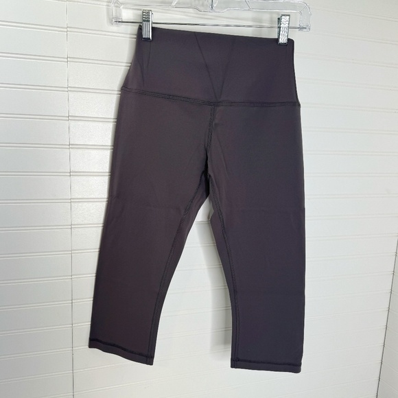 NWT CRZ Yoga Workout Capris US Small Tornado Grey - Picture 1 of 6